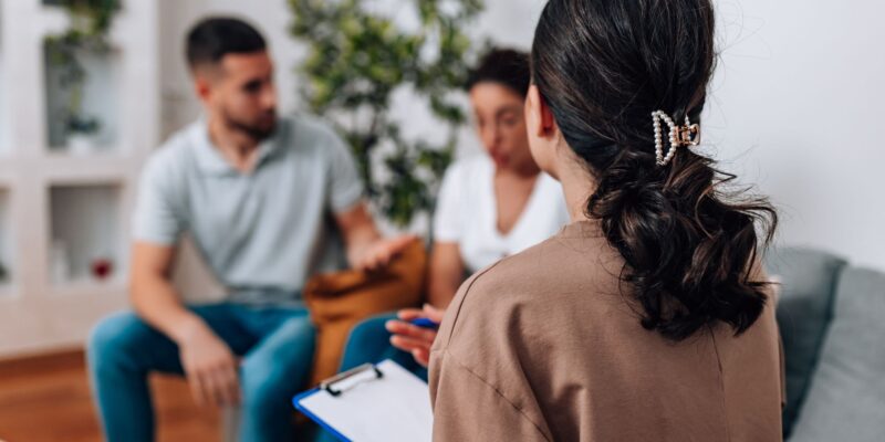 Understanding the Difference Between Counseling and Therapy
