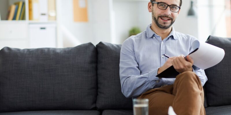 How Substance Abuse Therapists Support Lasting Recovery?